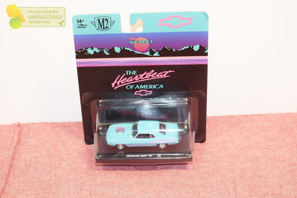 M2 Machines Heartbeat of America 1969 Chevorlet Camaro Z/28 Die-cast 1:64-----
